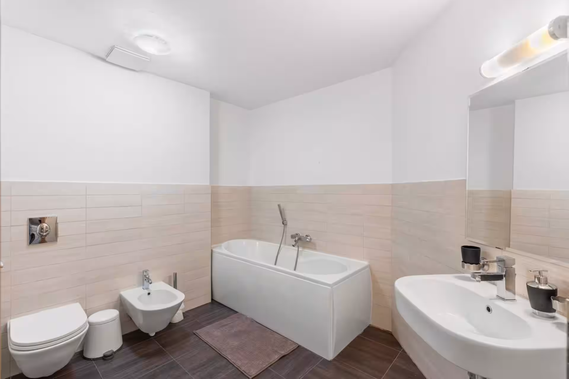 Reunion Luxury Suite · 10