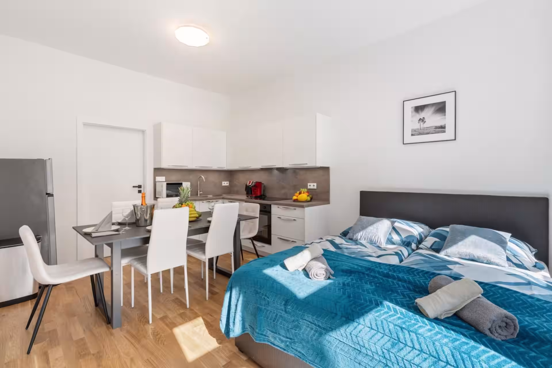 White Haven Residence · 26