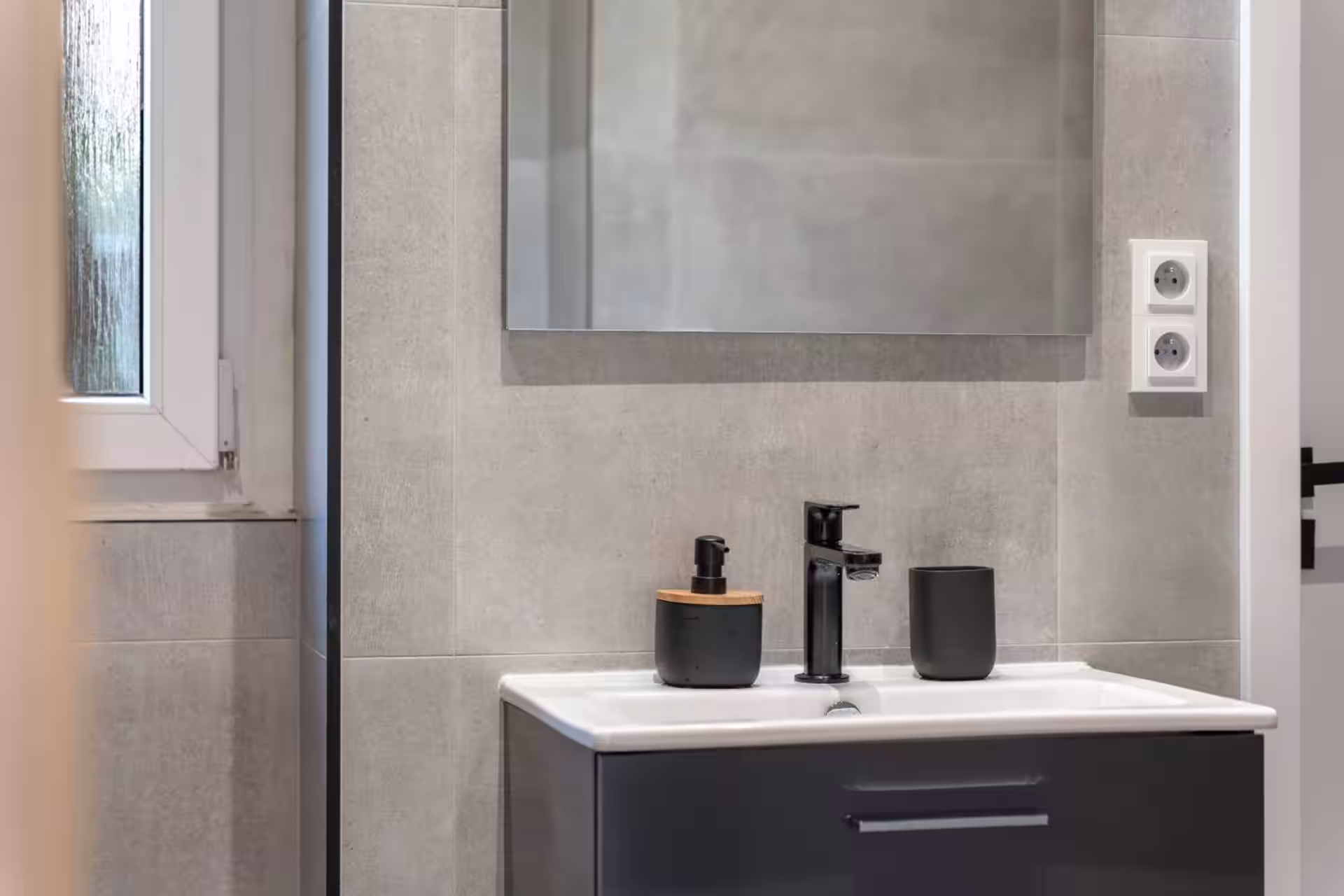 White Haven Residence · 45
