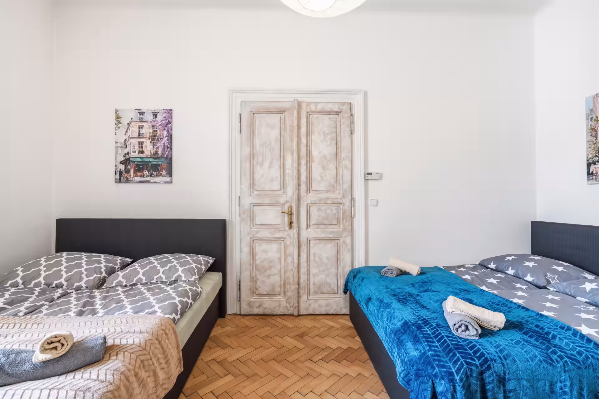 Old Town Residence · 25