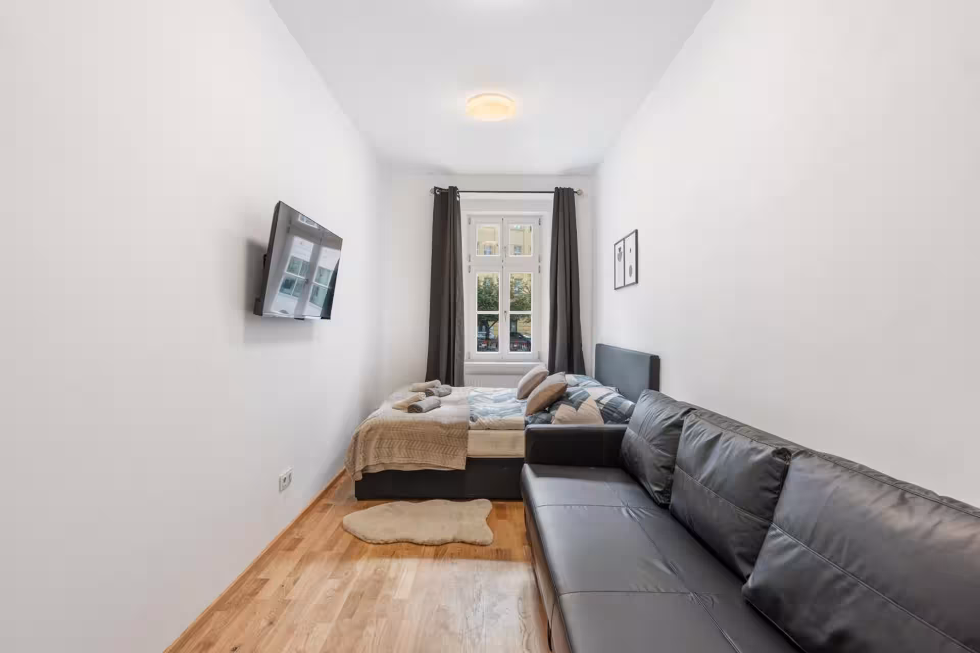 White Haven Residence · 24