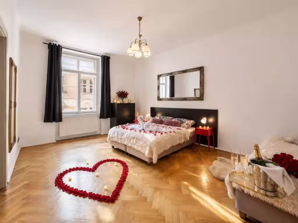 Royal Prague Heart Suite · 12