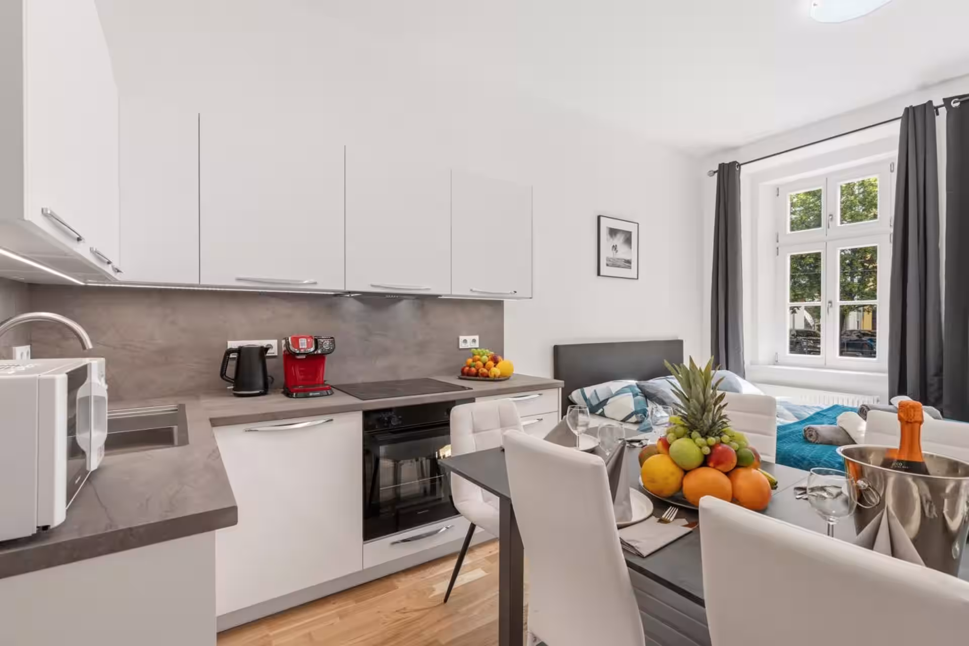 White Haven Residence · 11