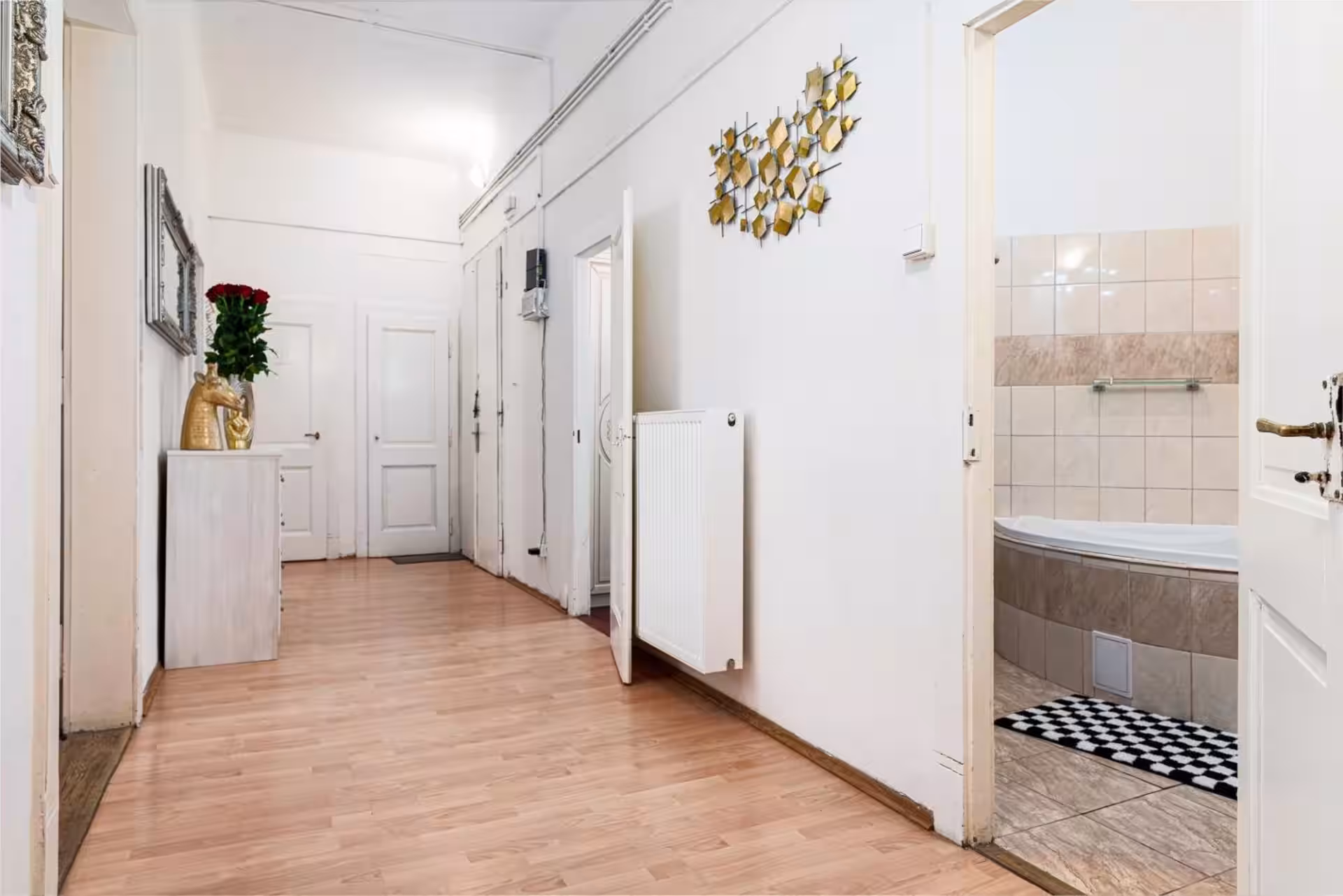 Victory Castle Suite · 5