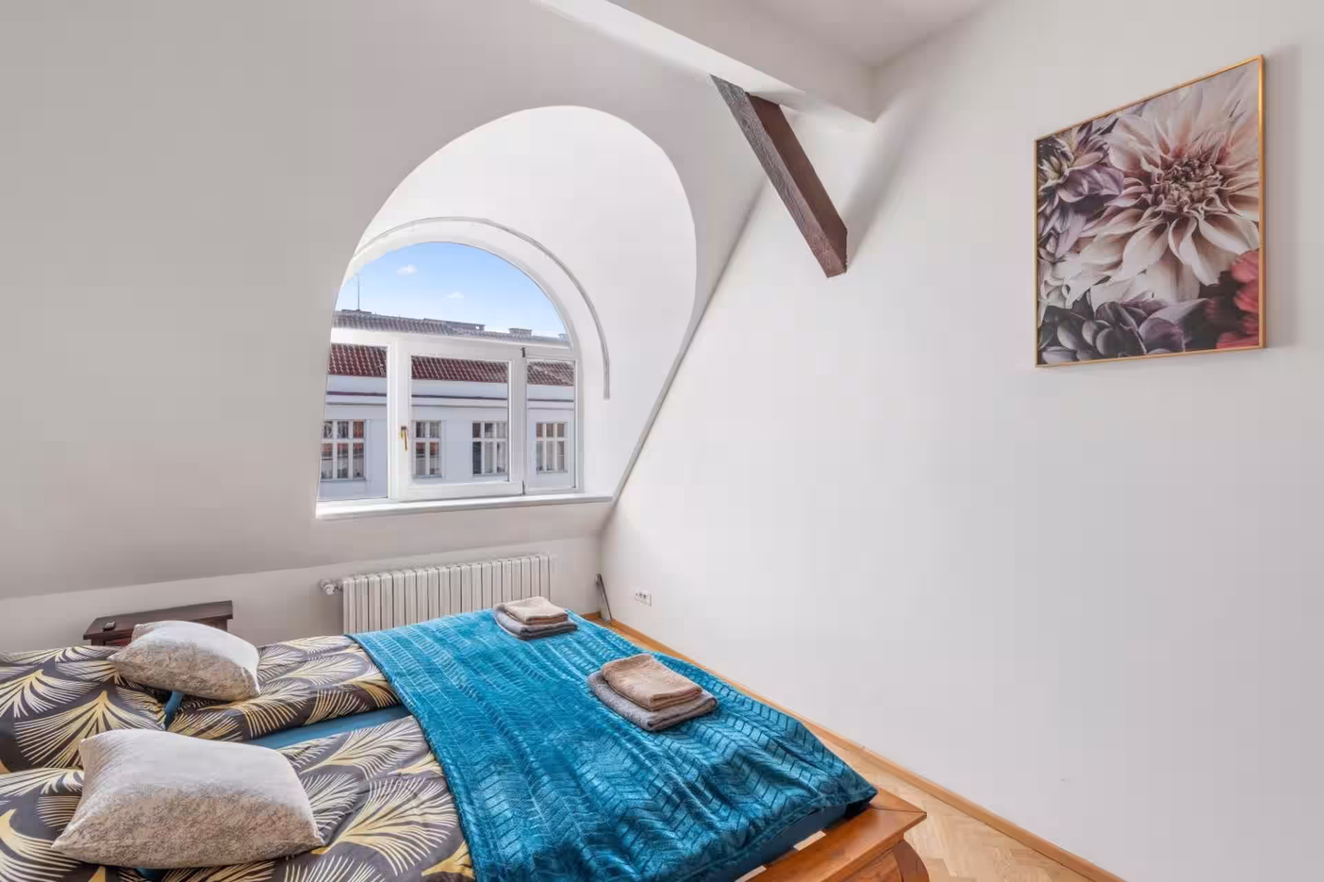 Royal Prague Gallery · 33