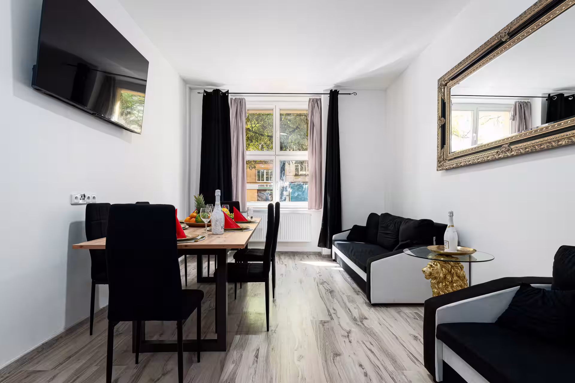 Luxury Lion Suite · 110