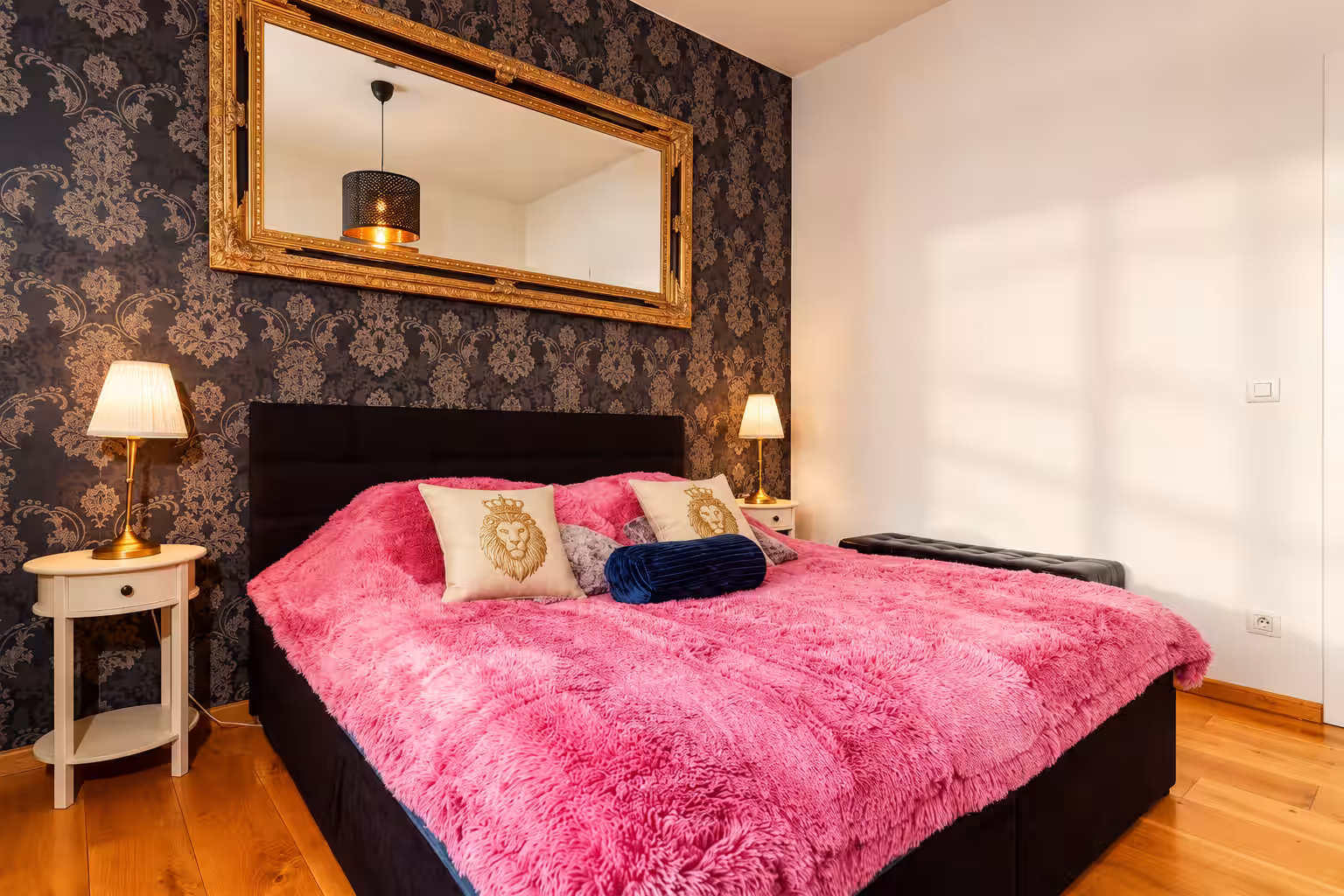 Hound Deluxe Suite · 3