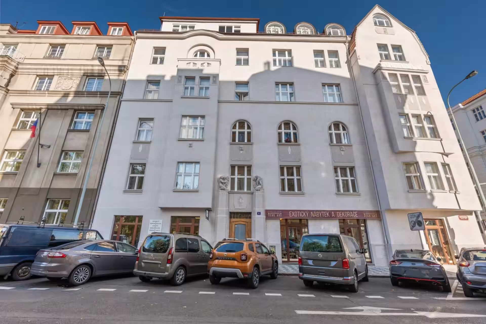 Royal Prague Gallery · 38