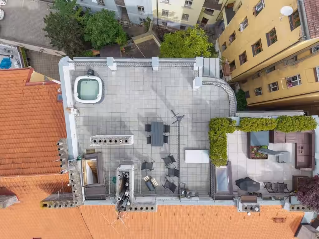 DiCaprio Penthouse · 44