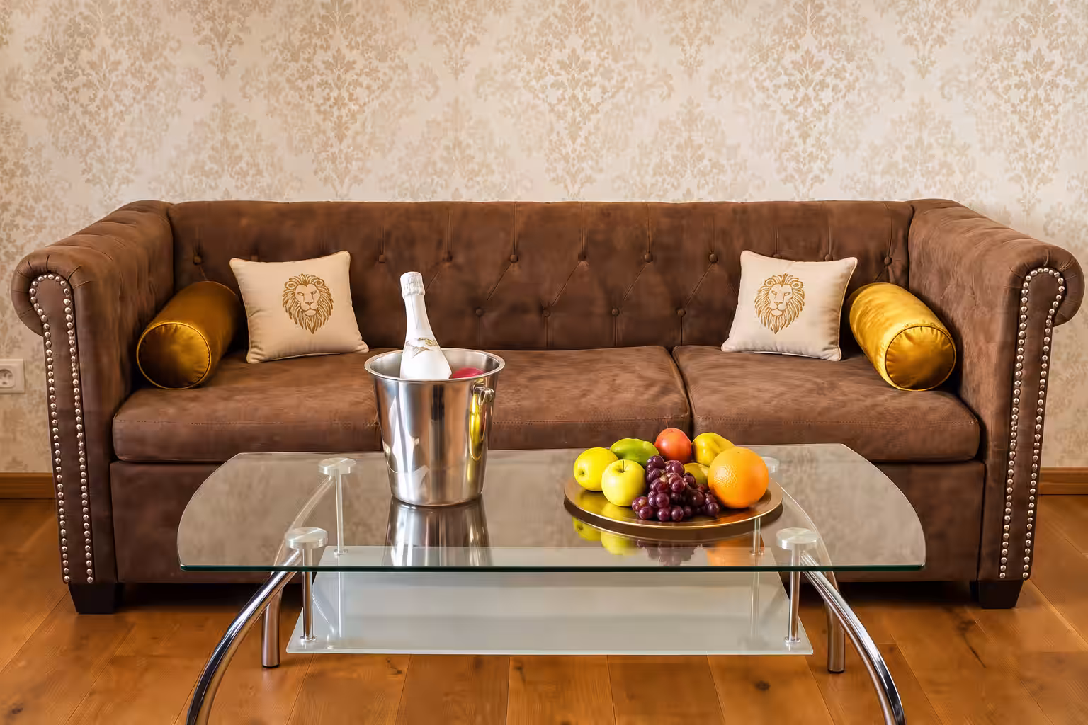 Hound Deluxe Suite · 77