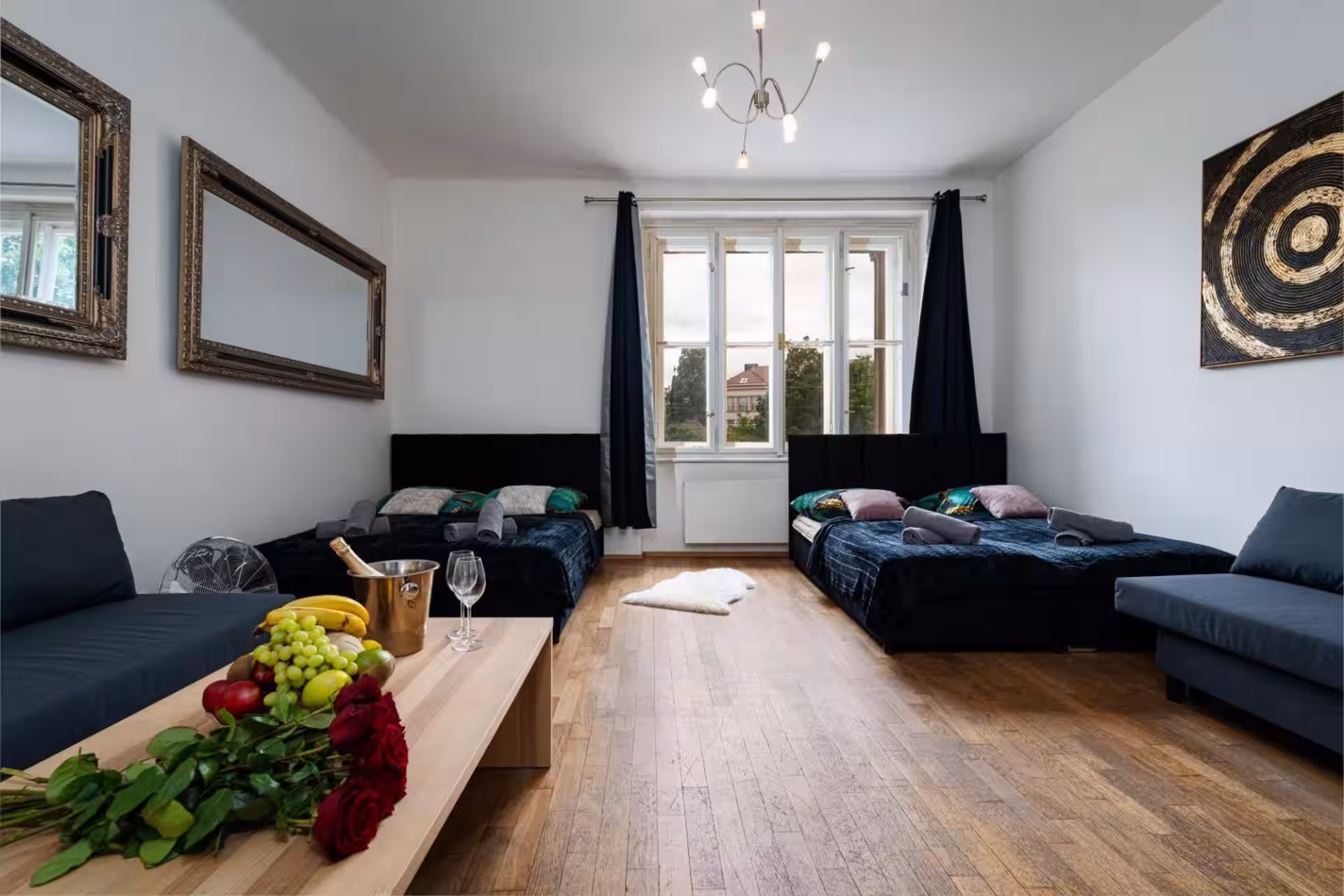Luxury Aurora Residence · 17
