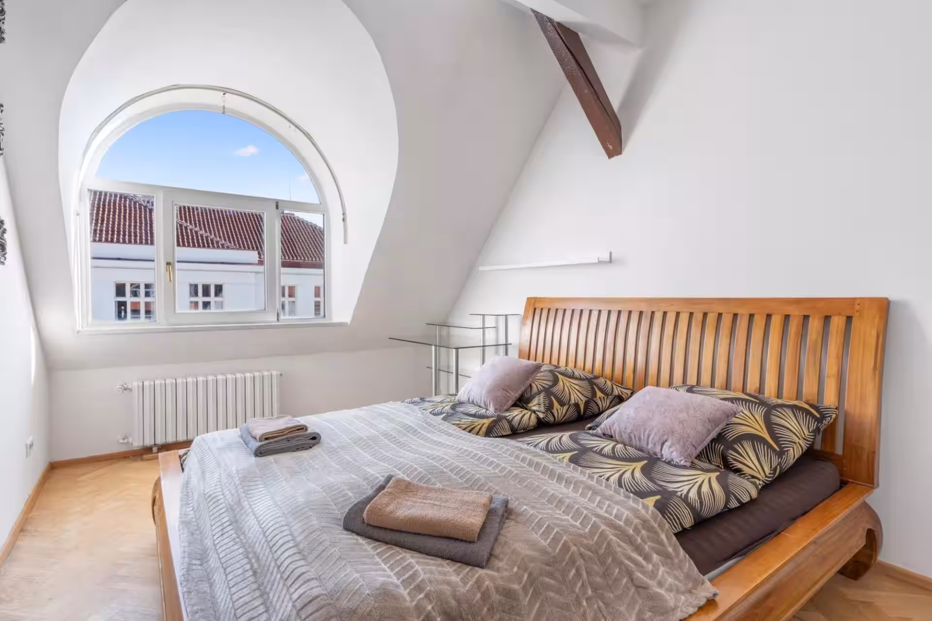 Royal Prague Gallery · 3