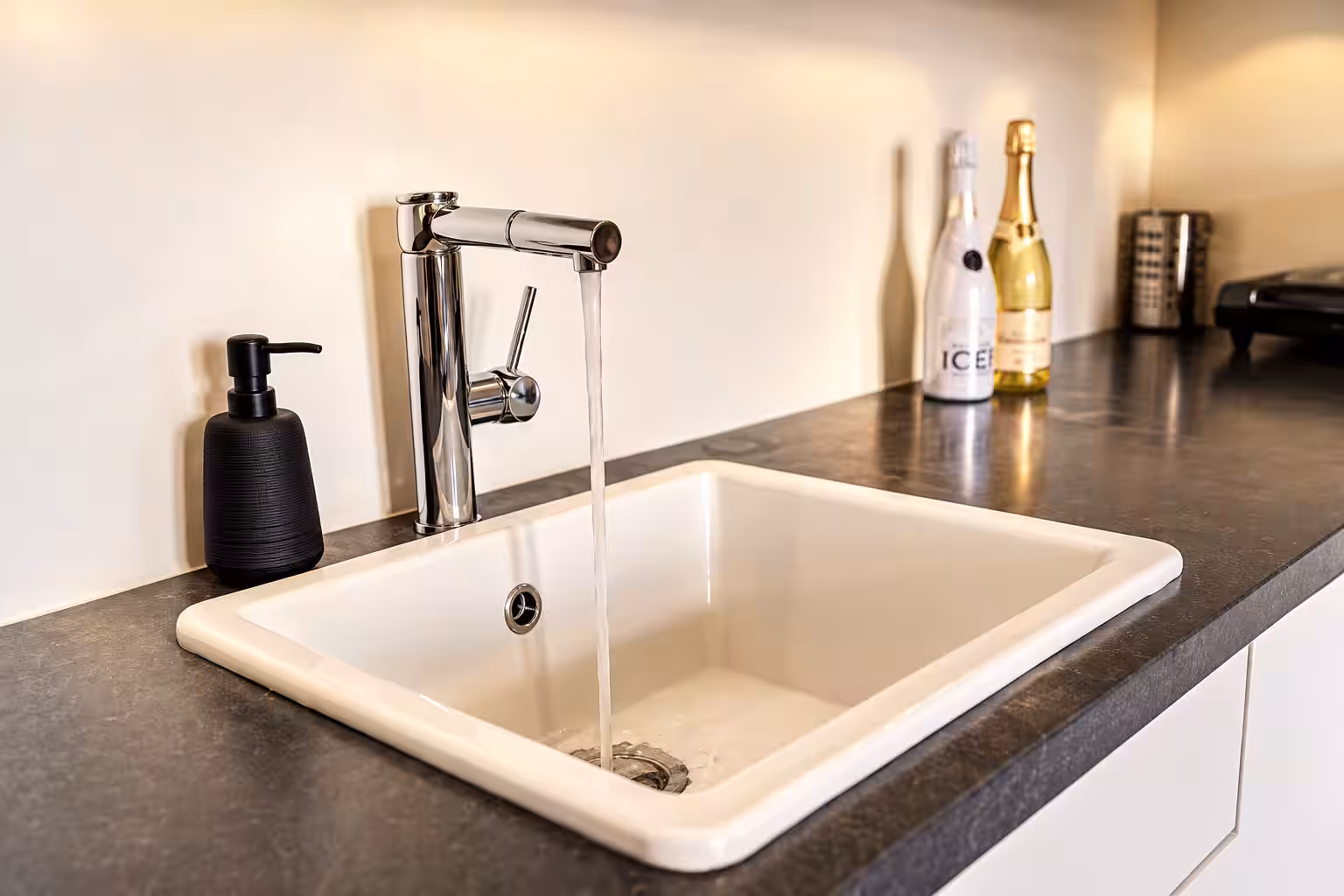 Hound Deluxe Suite · 33
