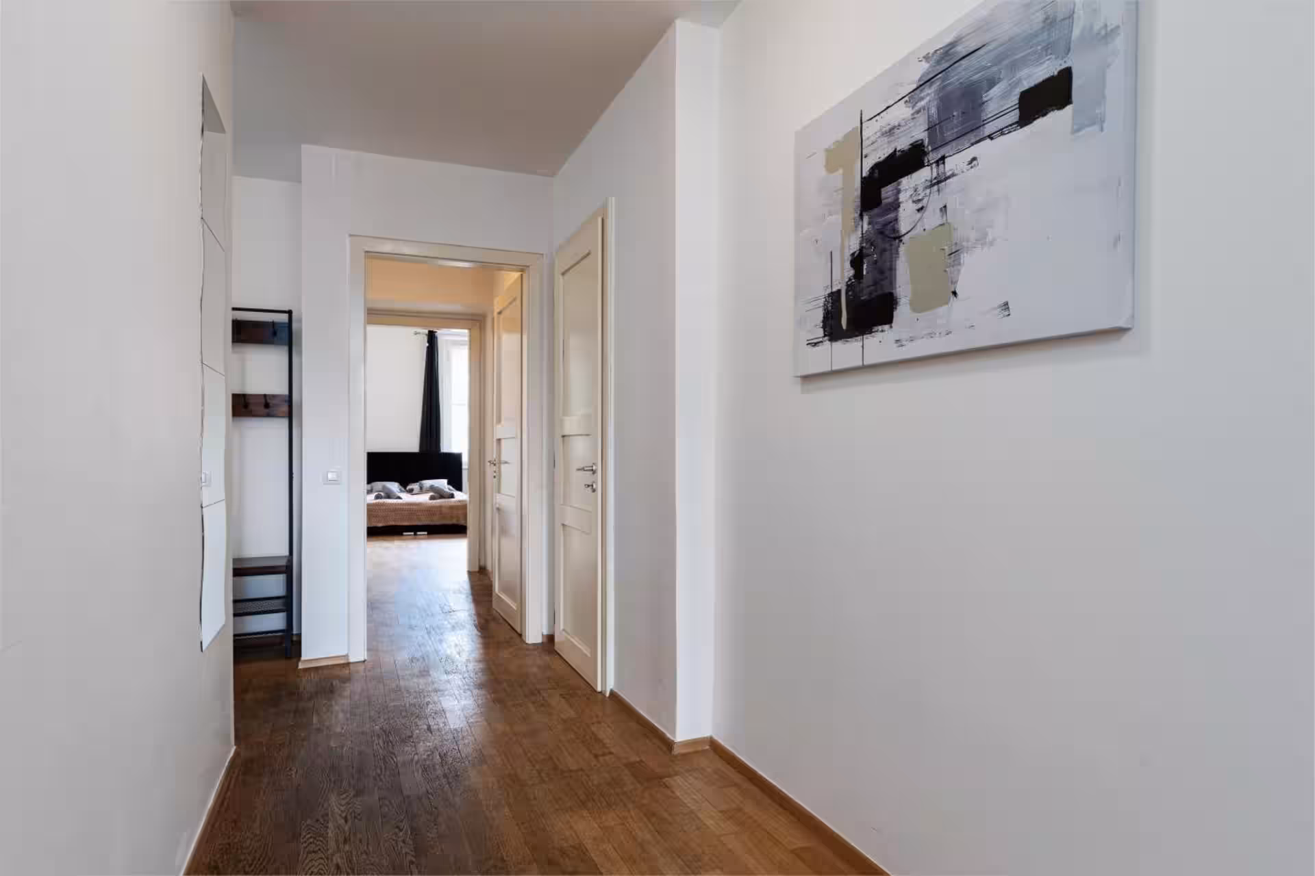Luxury Aurora Residence · 6
