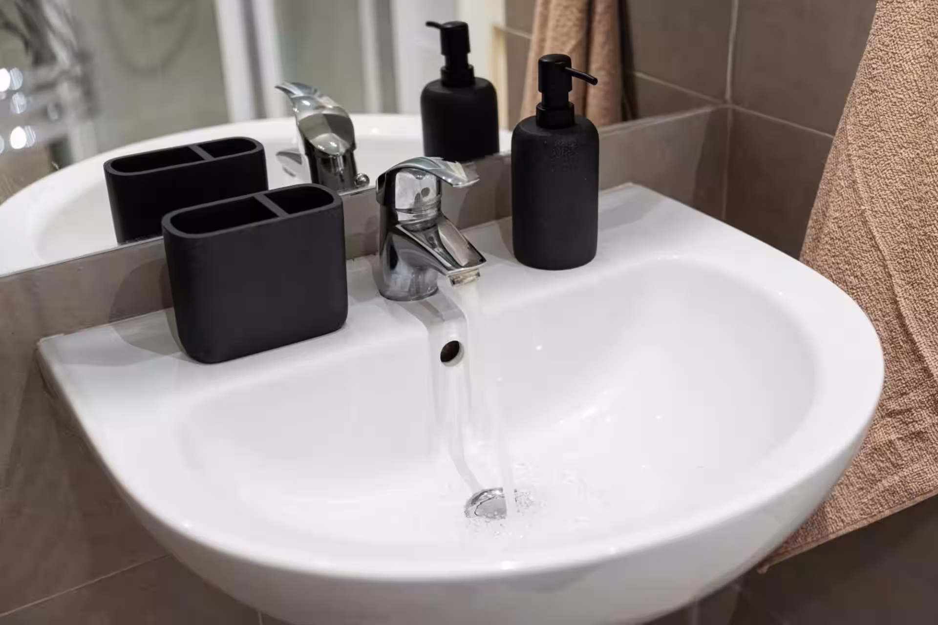 Luxury Aurora Residence · 32